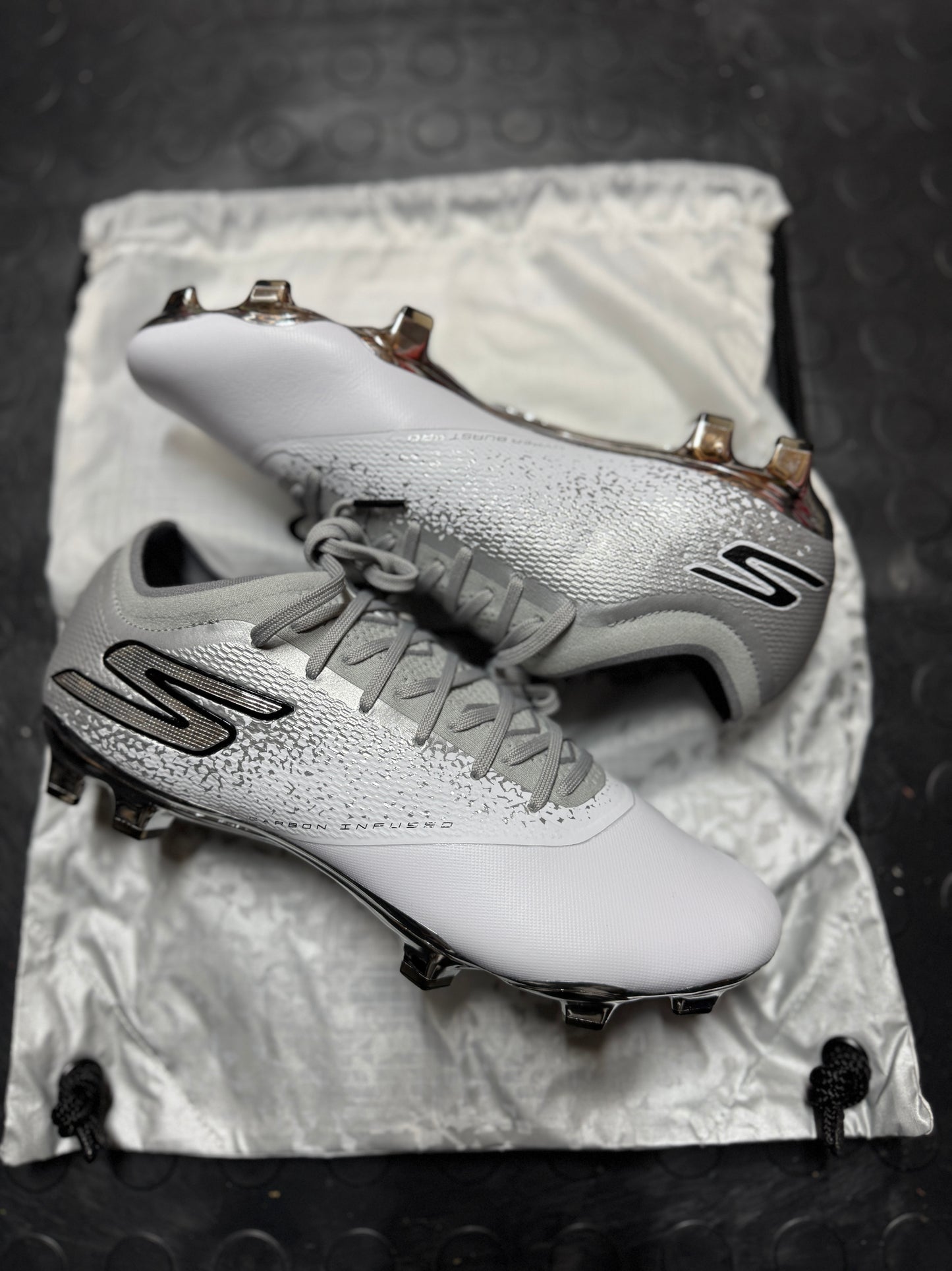 Skechers Razor 1.5 FG - White / Silver