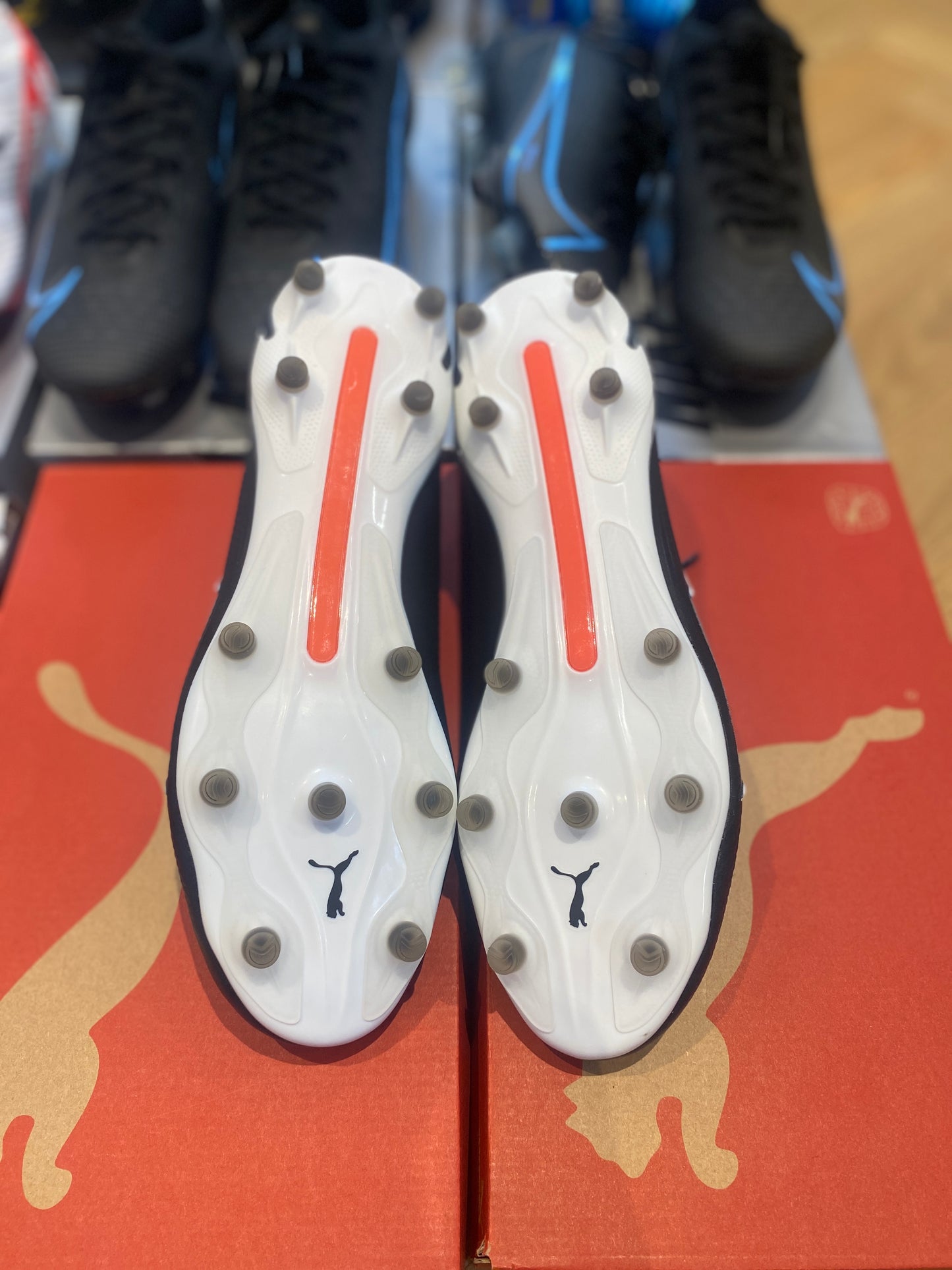 Puma King Ultimate FG - Black / White