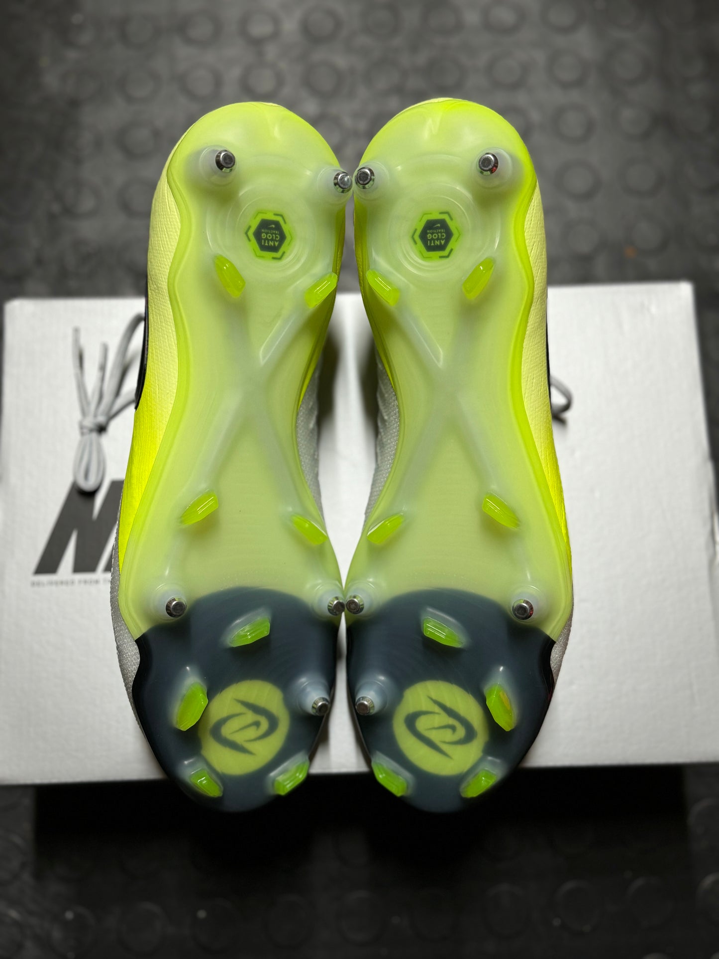 Nike Phantom GX 2 Elite SG-Pro AC - White / Yellow