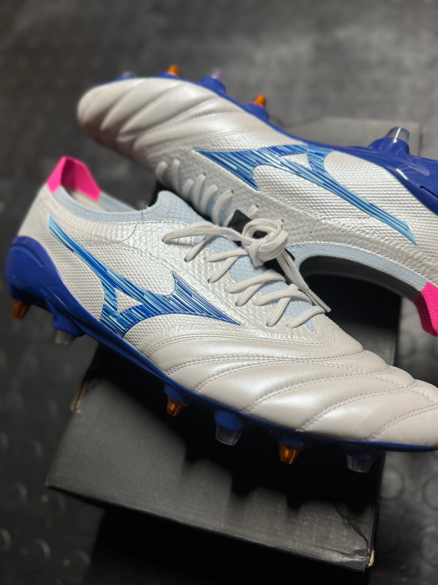 Mizuno Morelia Neo Beta 4 Elite MIJ - White / Blue / Pink