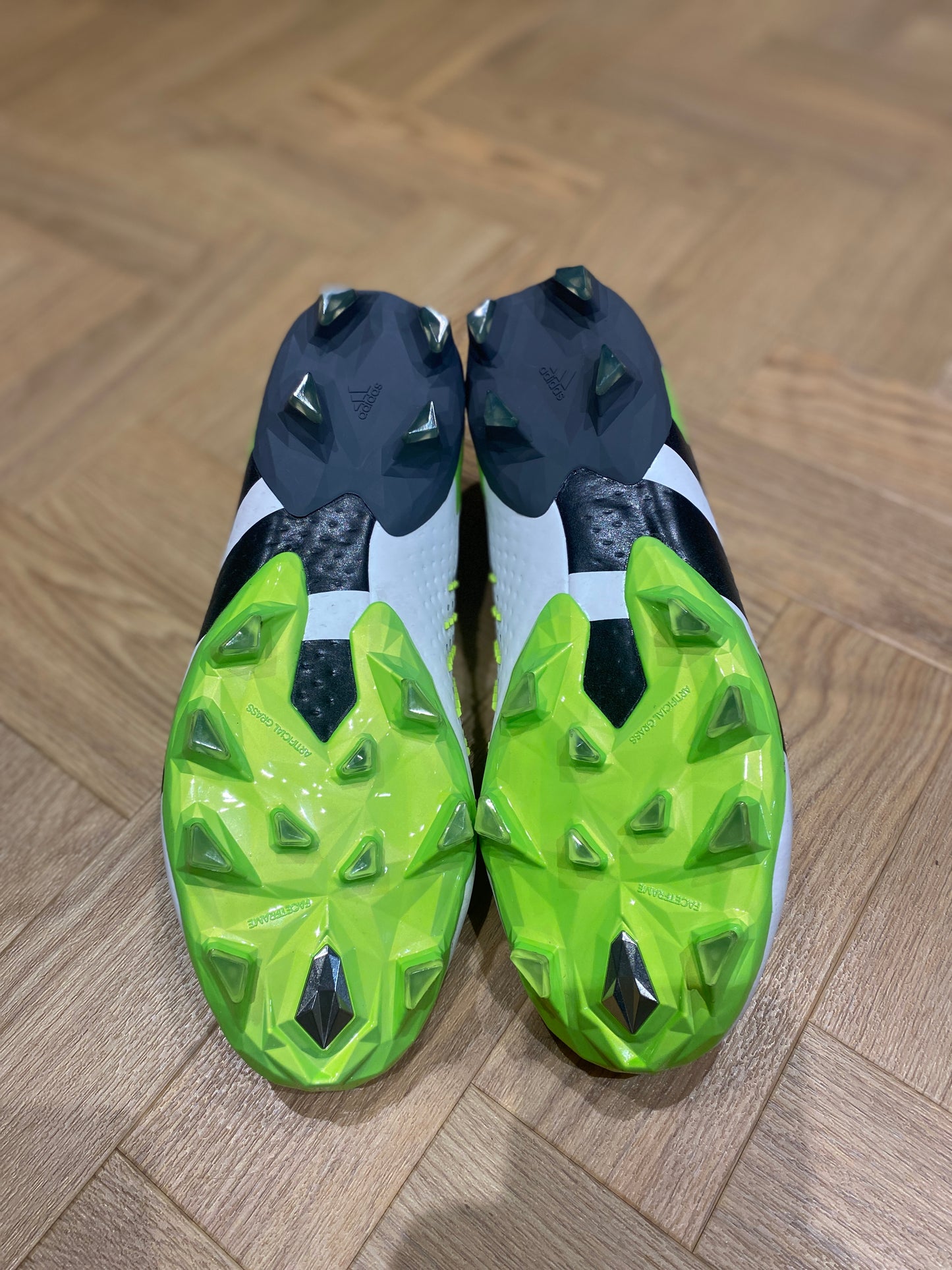 Adidas Predator Accuracy+ AG - White / Green