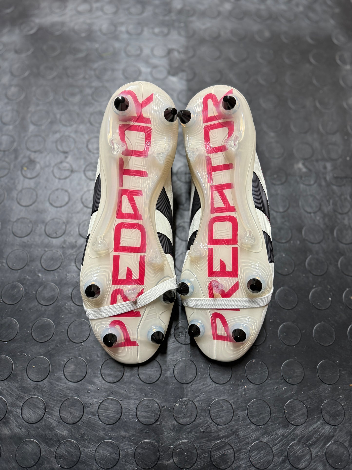 Adidas Predator FT Elite SG - Cream / Red / Black