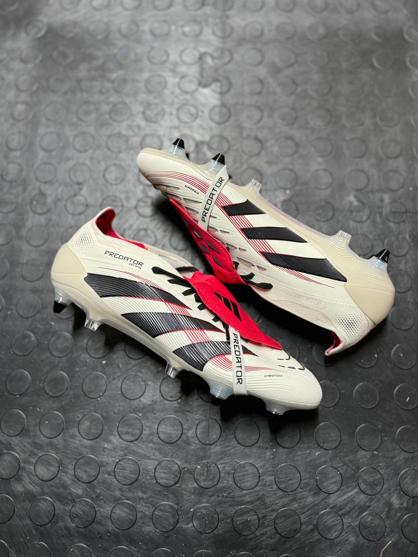 Adidas Predator FT Elite SG - Cream / Red / Black