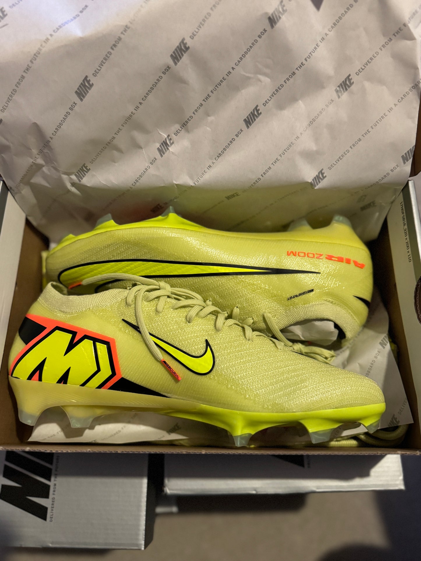 Nike Zoom Vapor 16 Elite FG - Limelight / Hyper Crimson / Volt