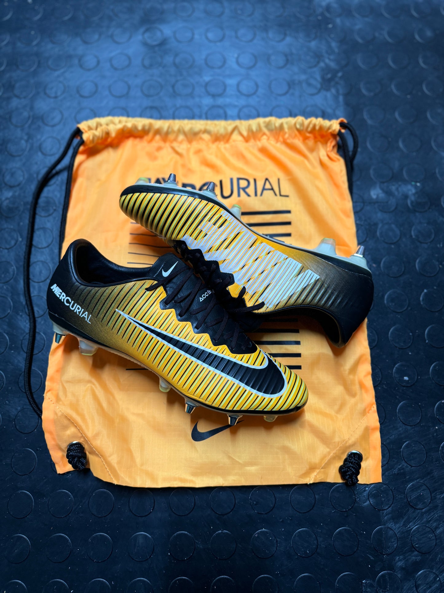 Nike Mercurial Vapor 11 SG (Converted) - Yellow / Black