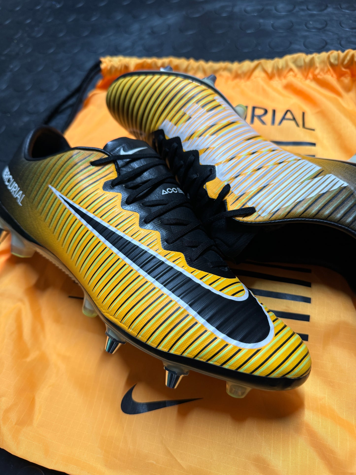 Nike Mercurial Vapor 11 SG (Converted) - Yellow / Black
