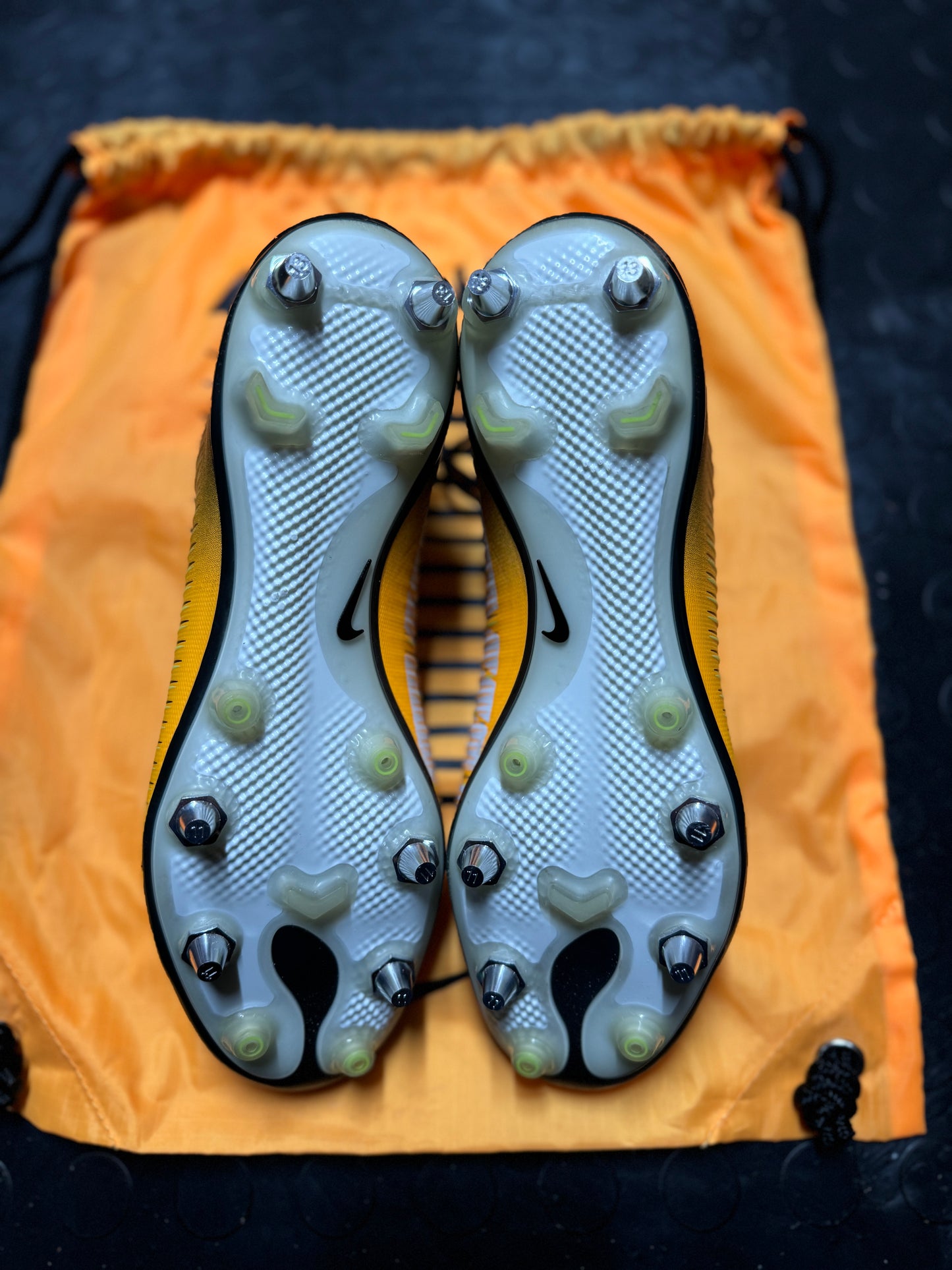 Nike Mercurial Vapor 11 SG (Converted) - Yellow / Black