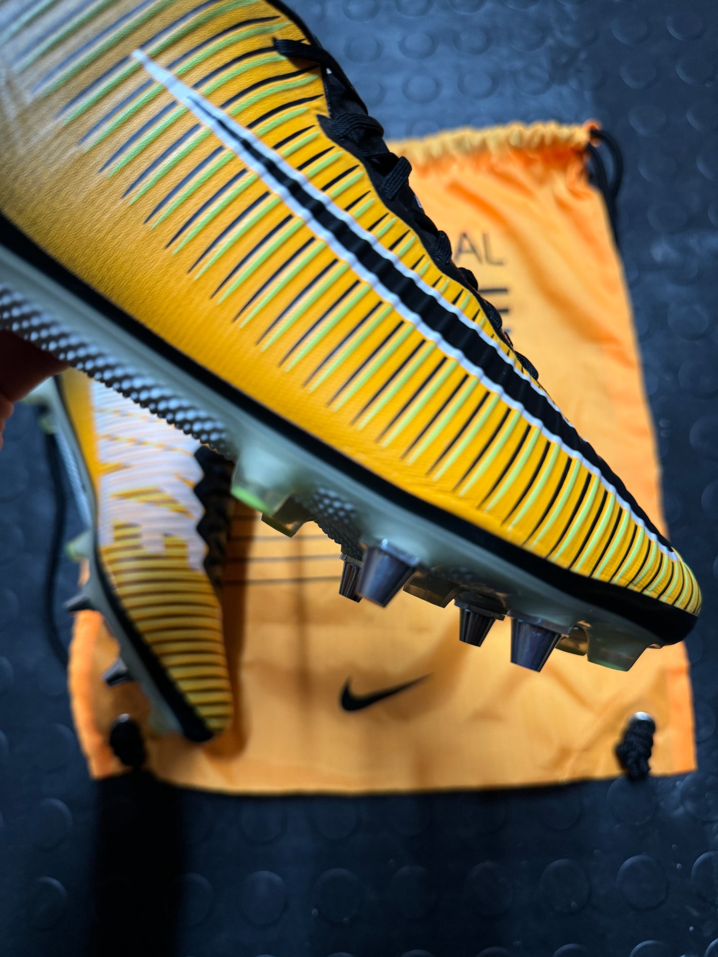 Nike Mercurial Vapor 11 SG (Converted) - Yellow / Black