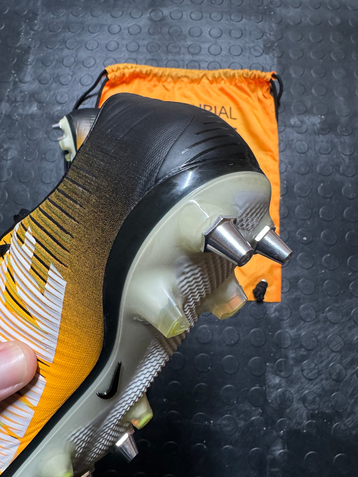 Nike Mercurial Vapor 11 SG (Converted) - Yellow / Black
