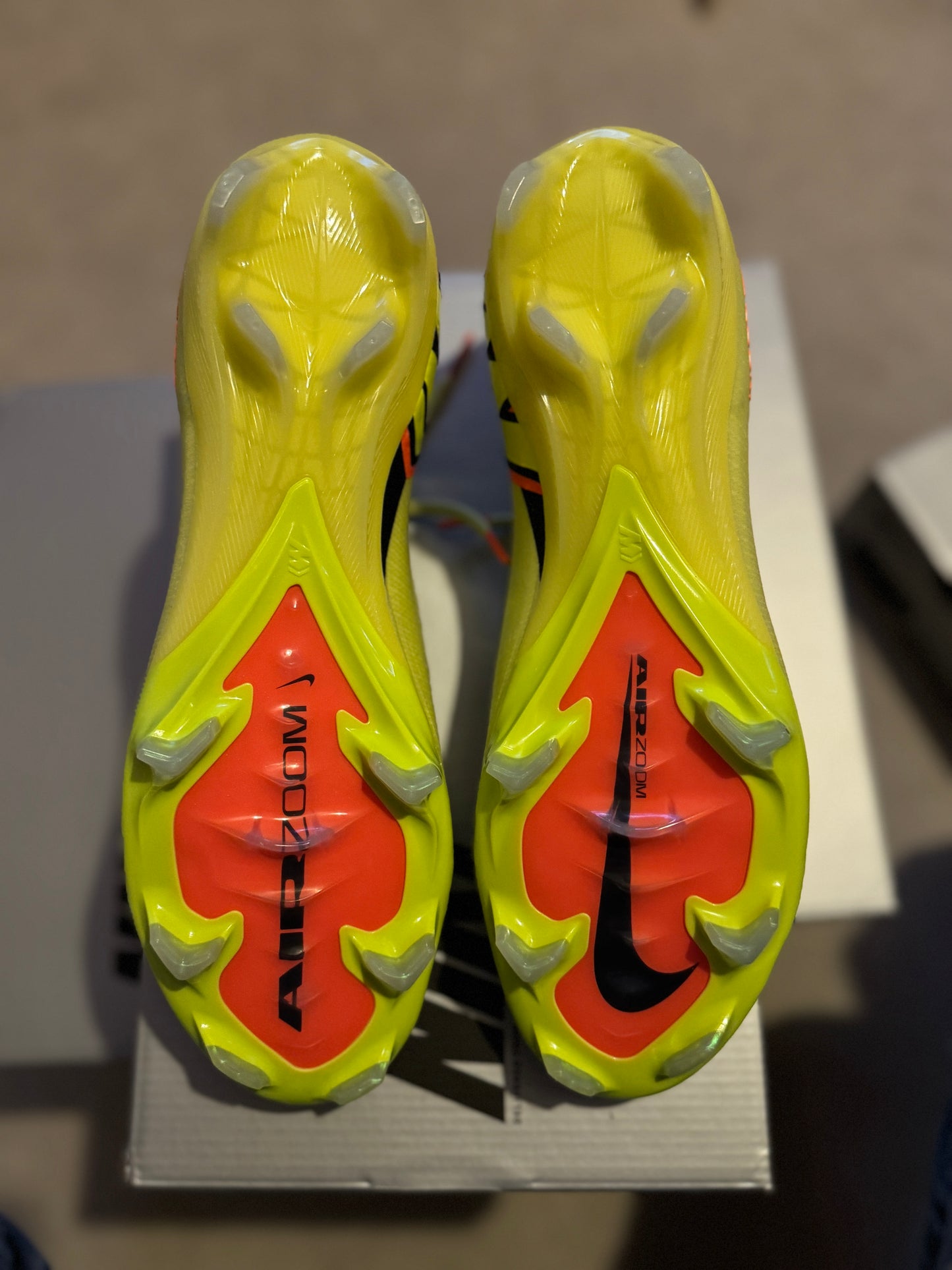Nike Zoom Vapor 16 Elite FG - Limelight / Hyper Crimson / Volt