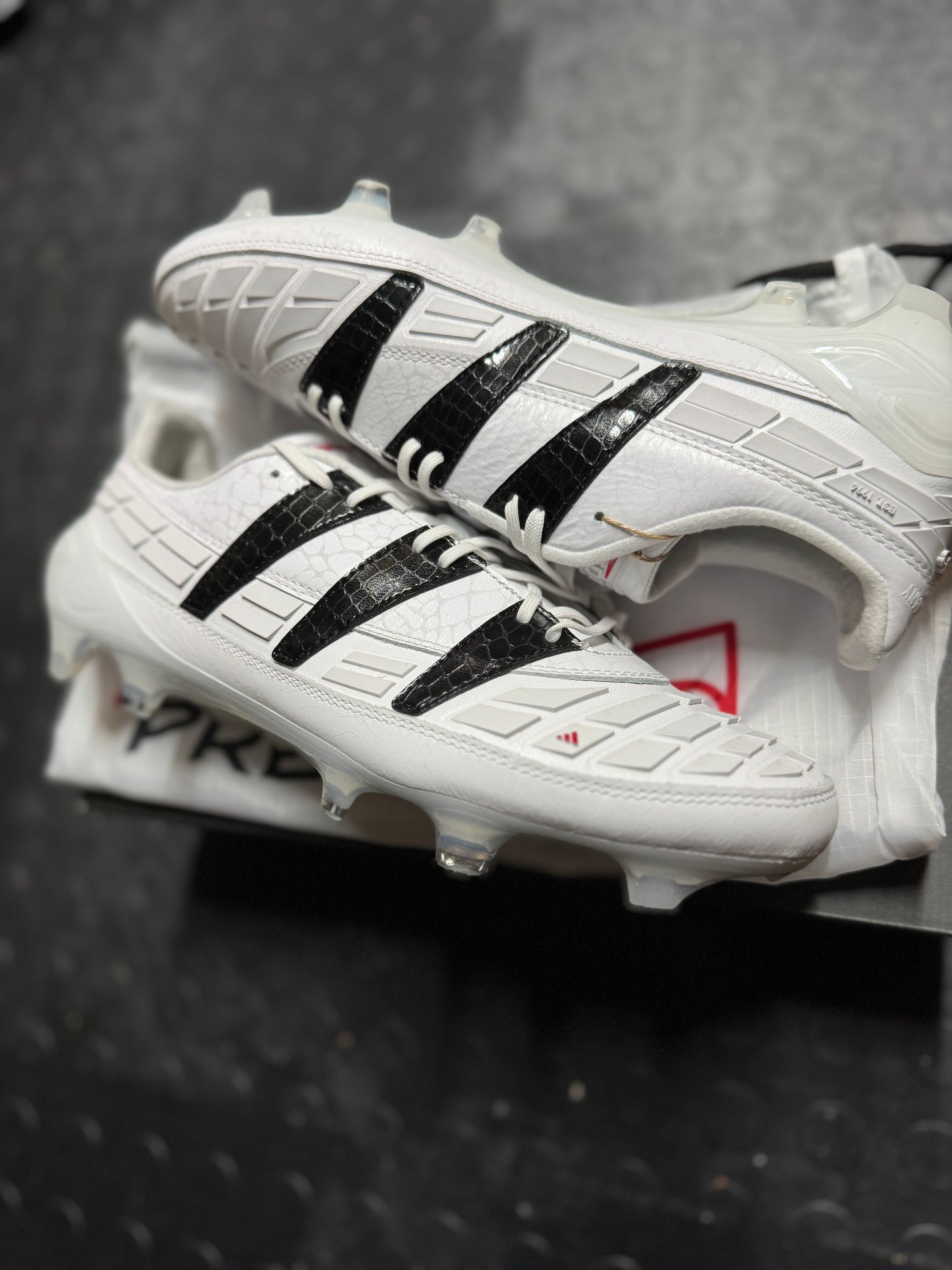 Adidas Predator 94 Reverse FG - White / Black