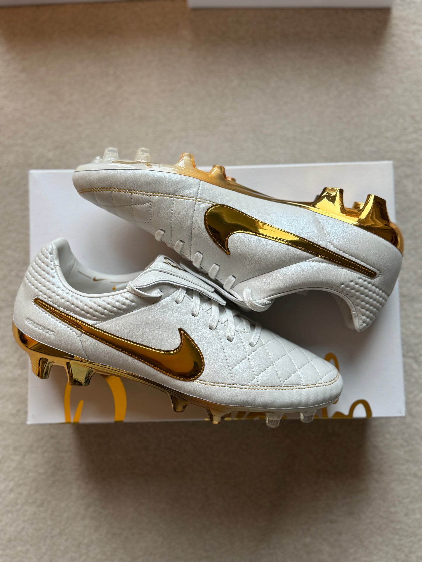 Nike Tiempo Legend ‘R10’ Remake FG - White / Gold