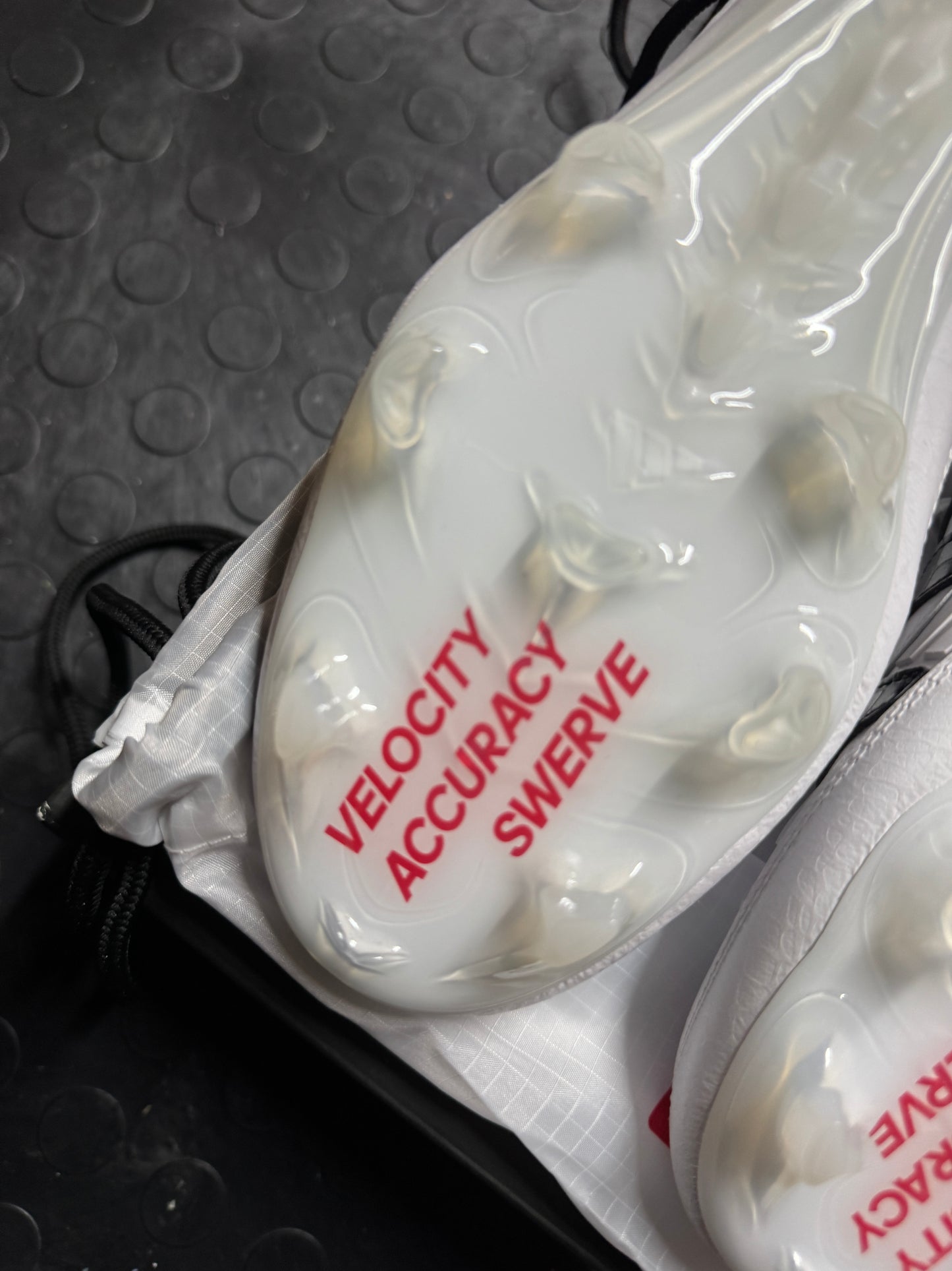 Adidas Predator 94 Reverse FG - White / Black