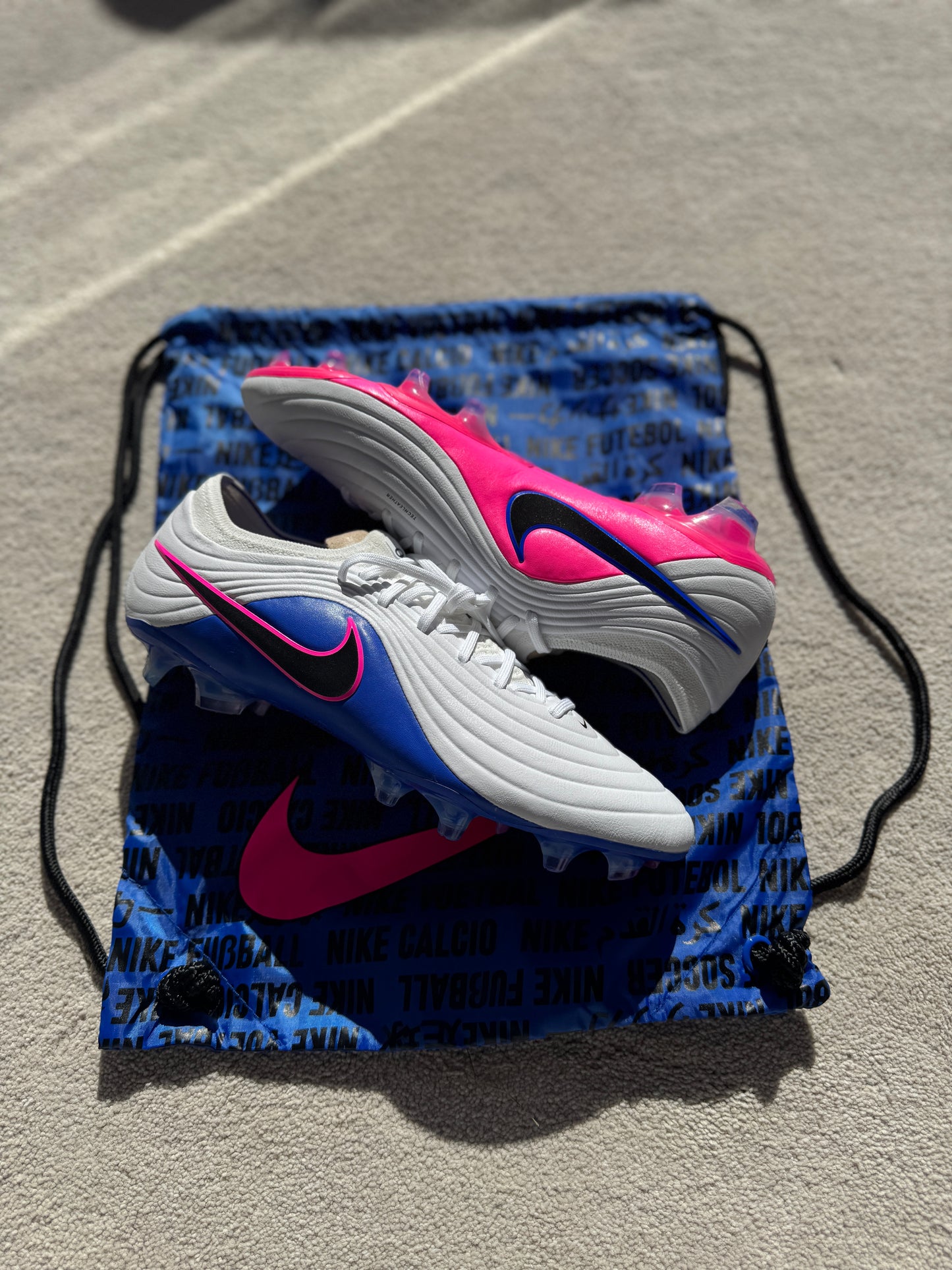 Nike Tiempo Maestro Elite FG - White / Blue / Pink