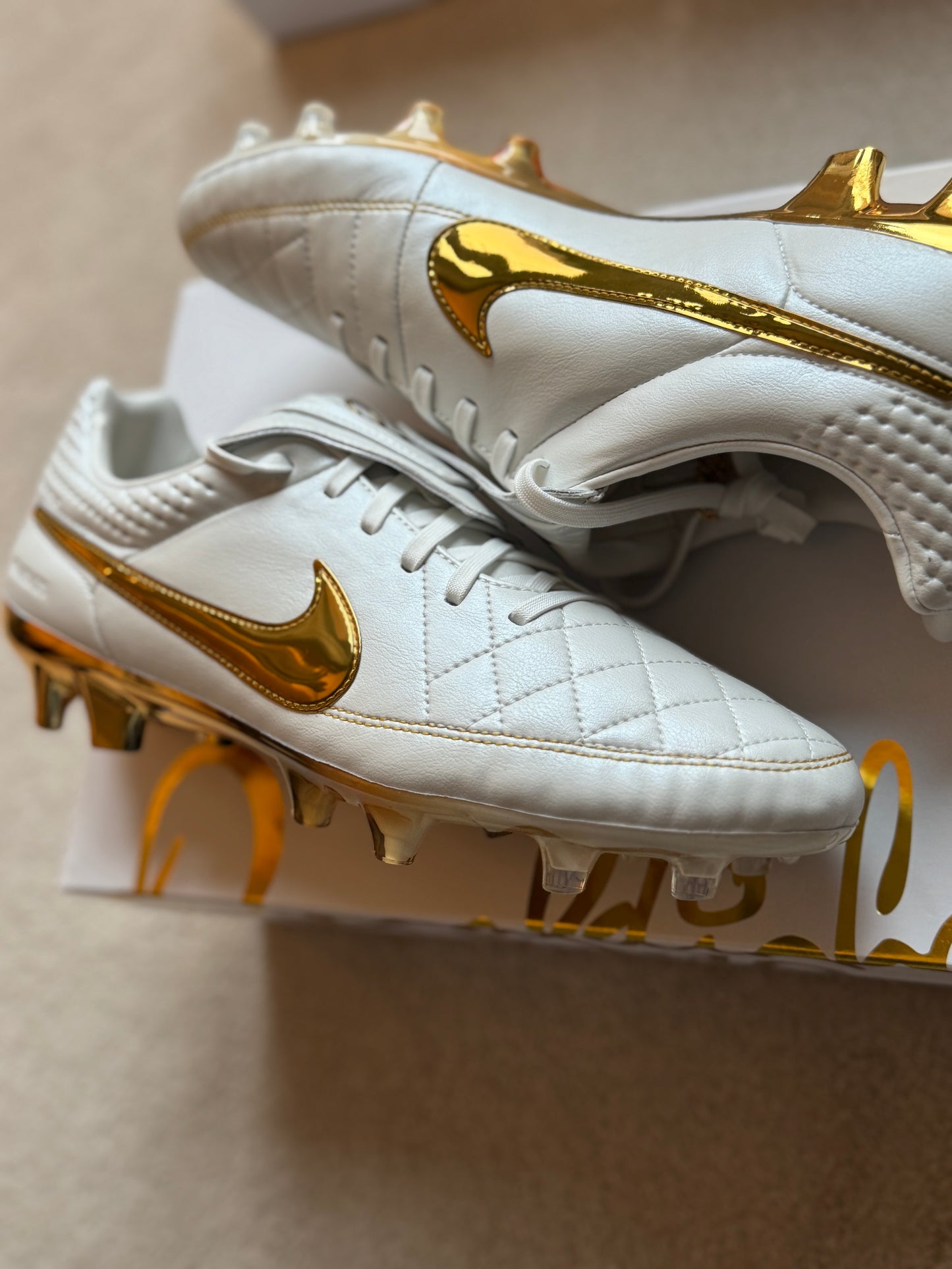 Nike Tiempo Legend ‘R10’ Remake FG - White / Gold
