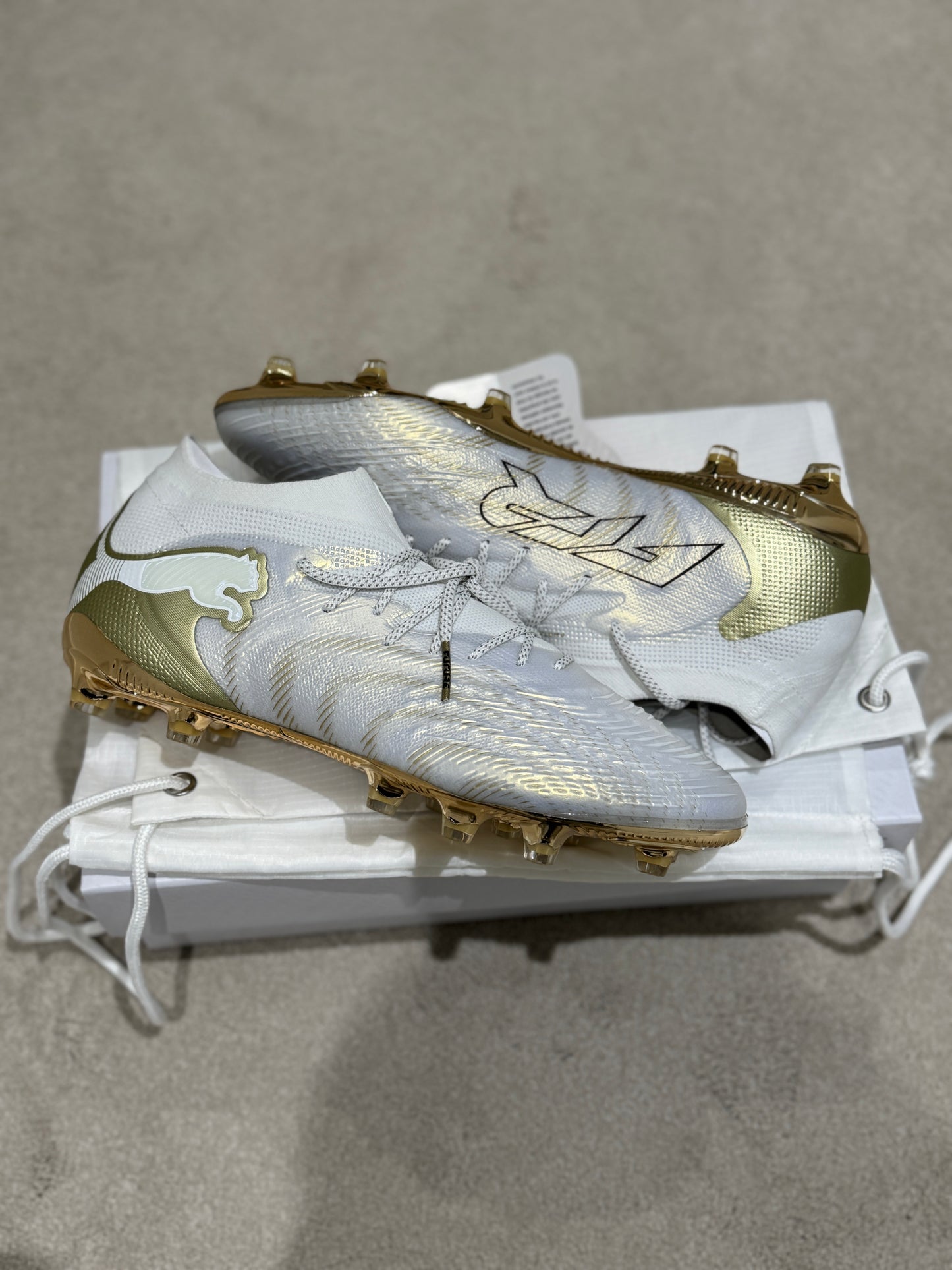 Puma Future 9 Ultimate AG - White / Gold