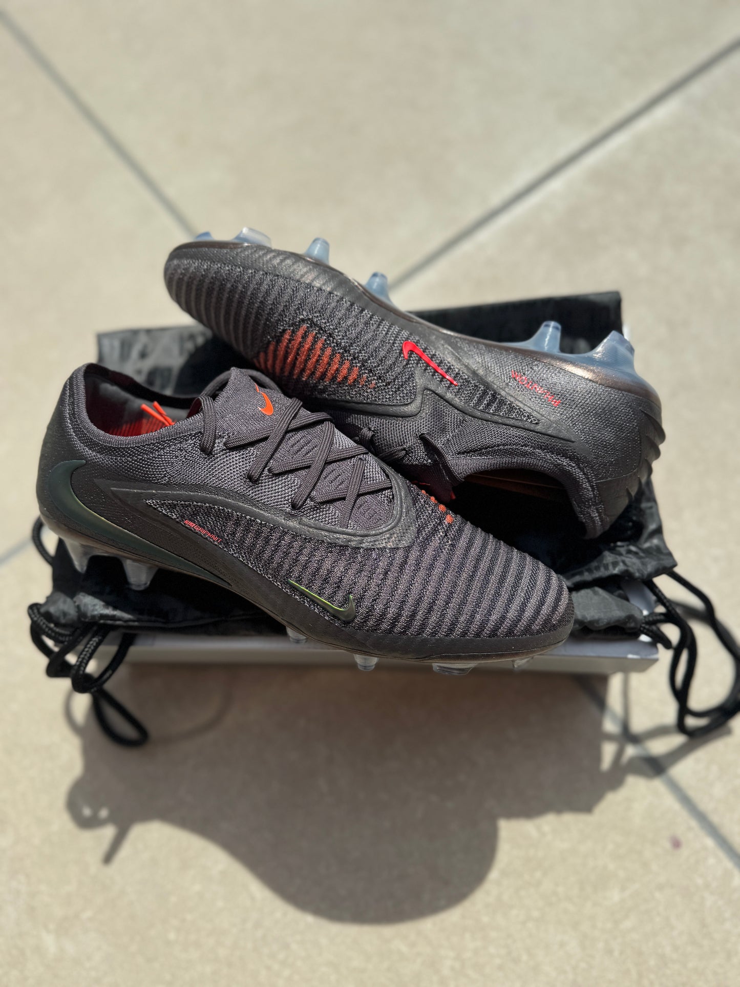 Nike Phantom 6 Low Elite LV8 FG - Charcoal / Red