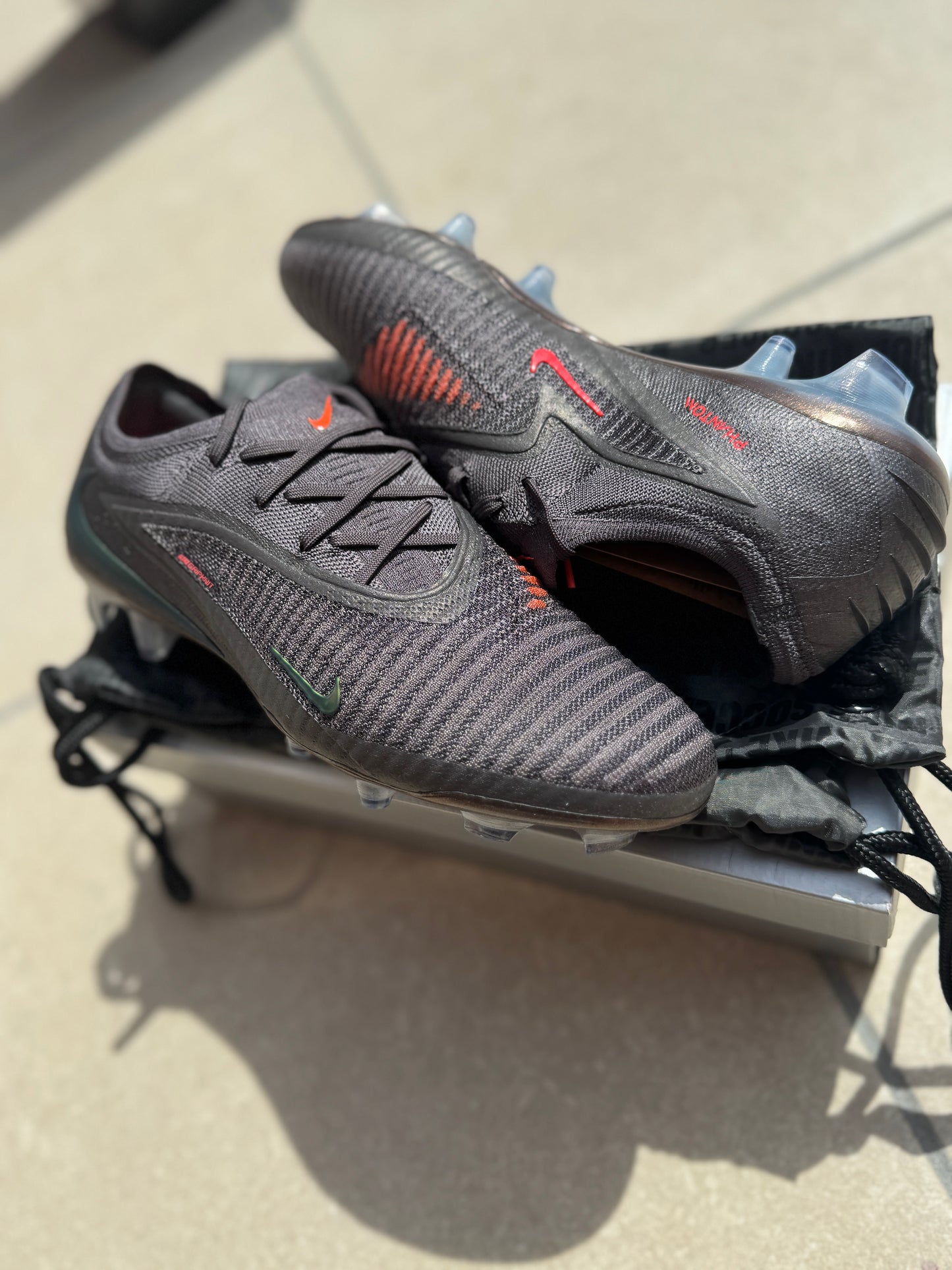 Nike Phantom 6 Low Elite LV8 FG - Charcoal / Red