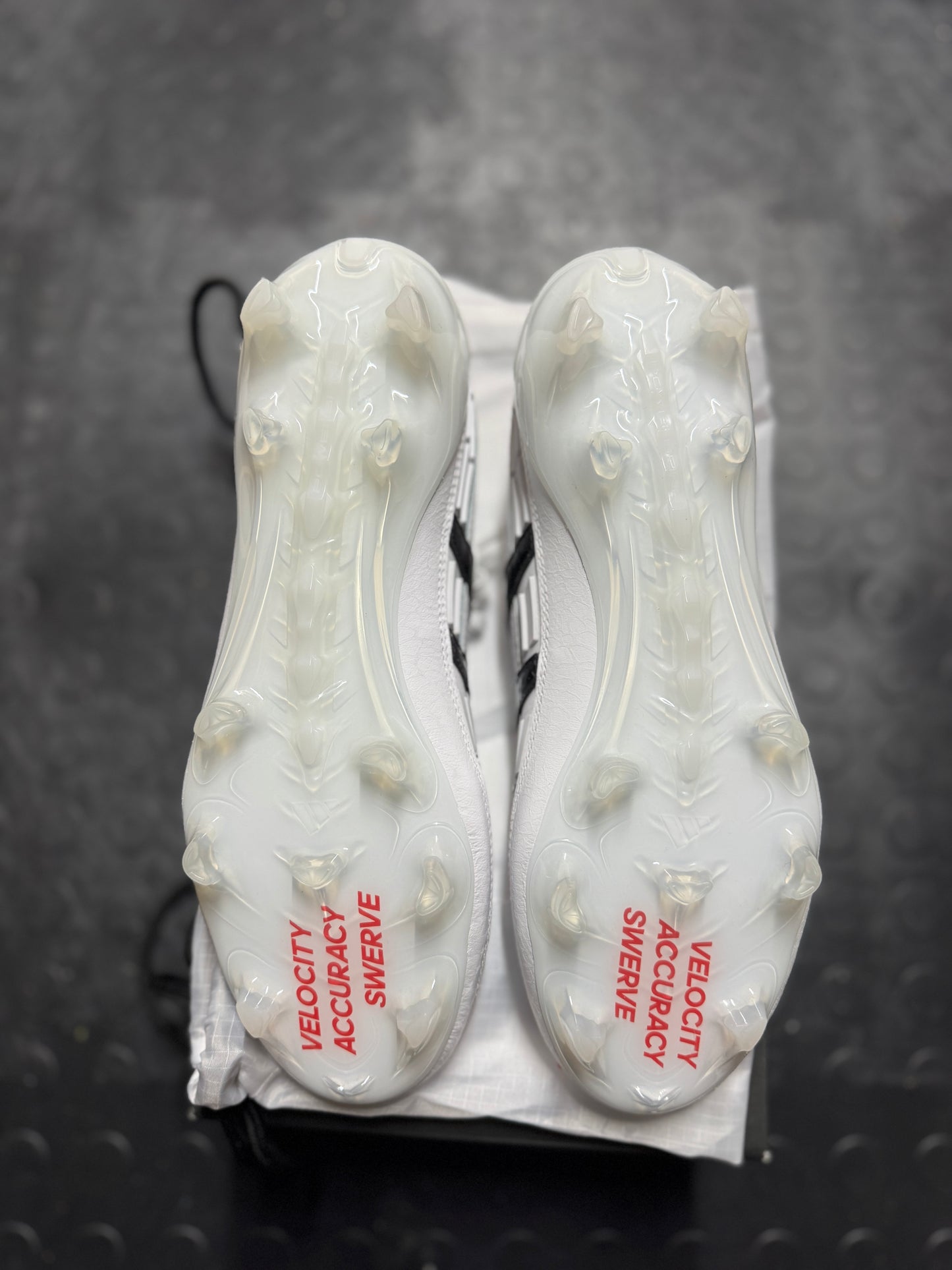 Adidas Predator 94 Reverse FG - White / Black