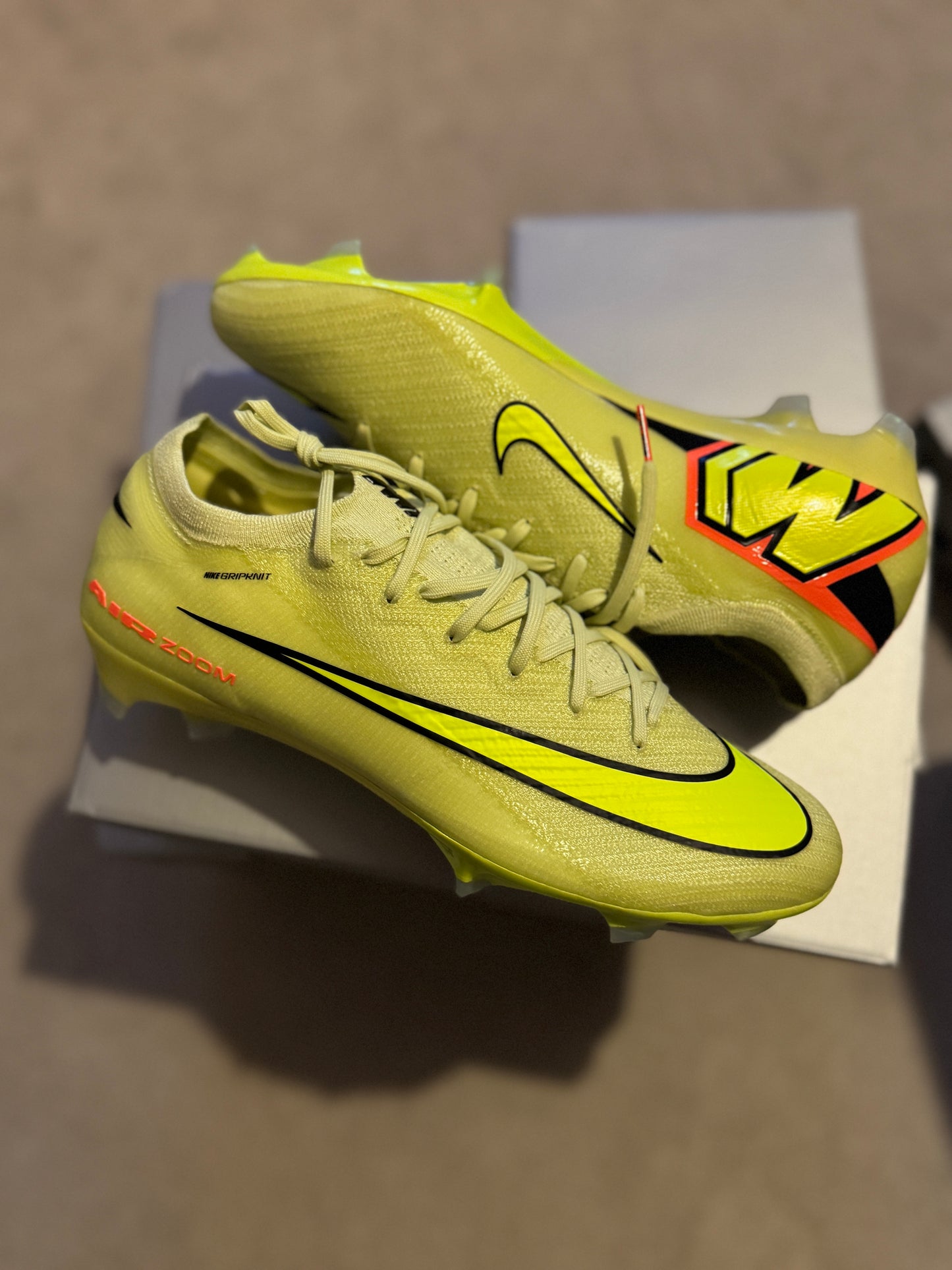 Nike Zoom Vapor 16 Elite FG - Limelight / Hyper Crimson / Volt