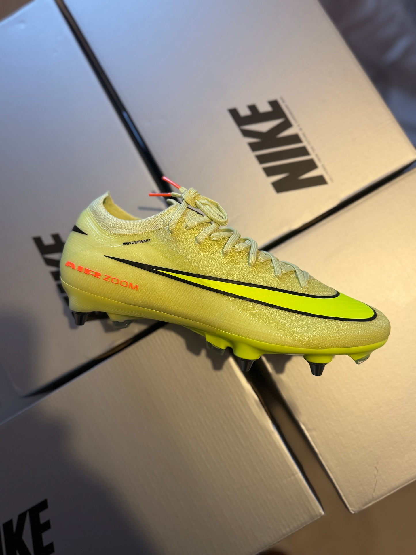 Nike Zoom Vapor 16 Elite Sg-Pro - Limelight / Hyper Crimson / Volt