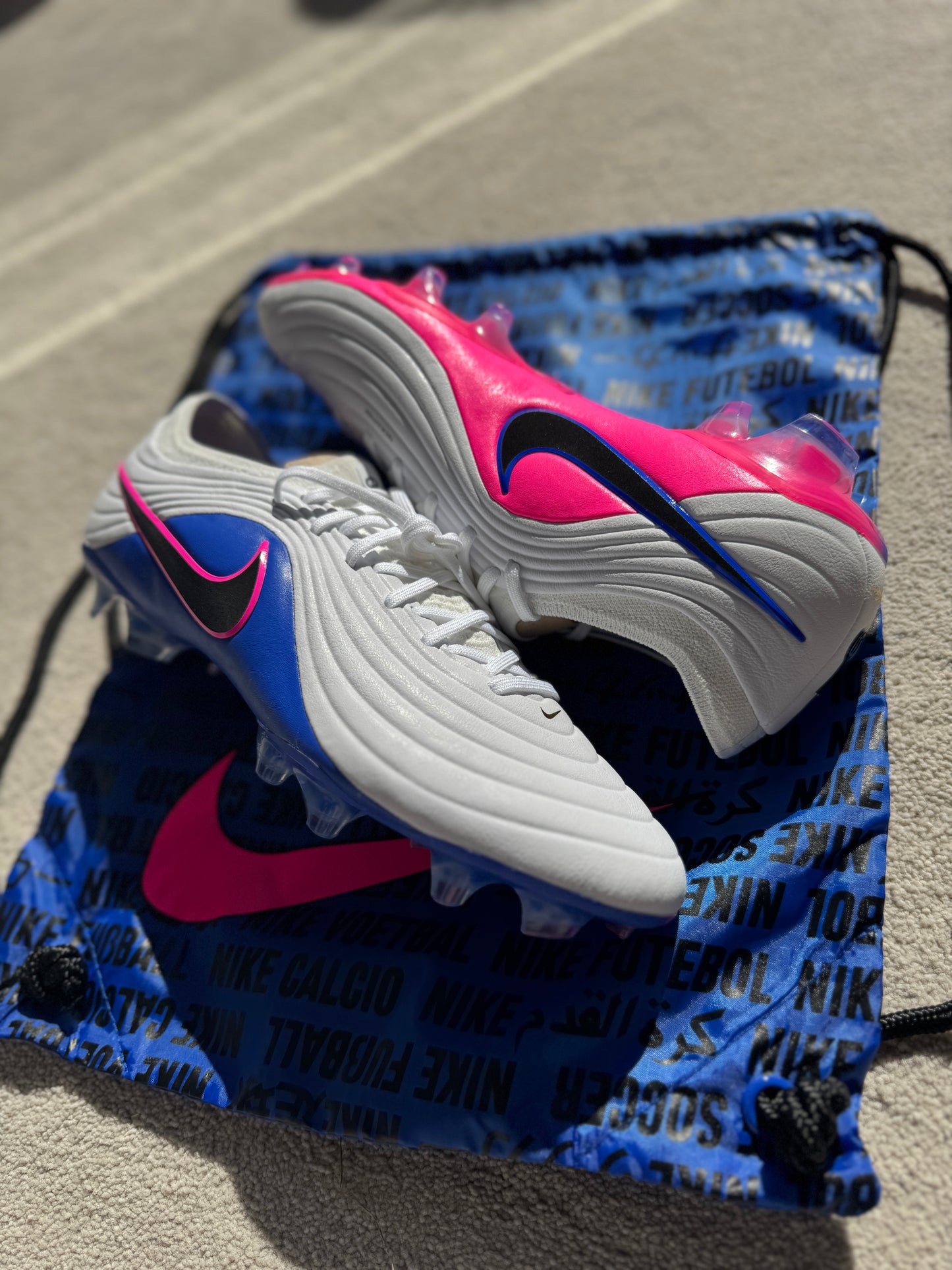 Nike Tiempo Maestro Elite FG - White / Blue / Pink