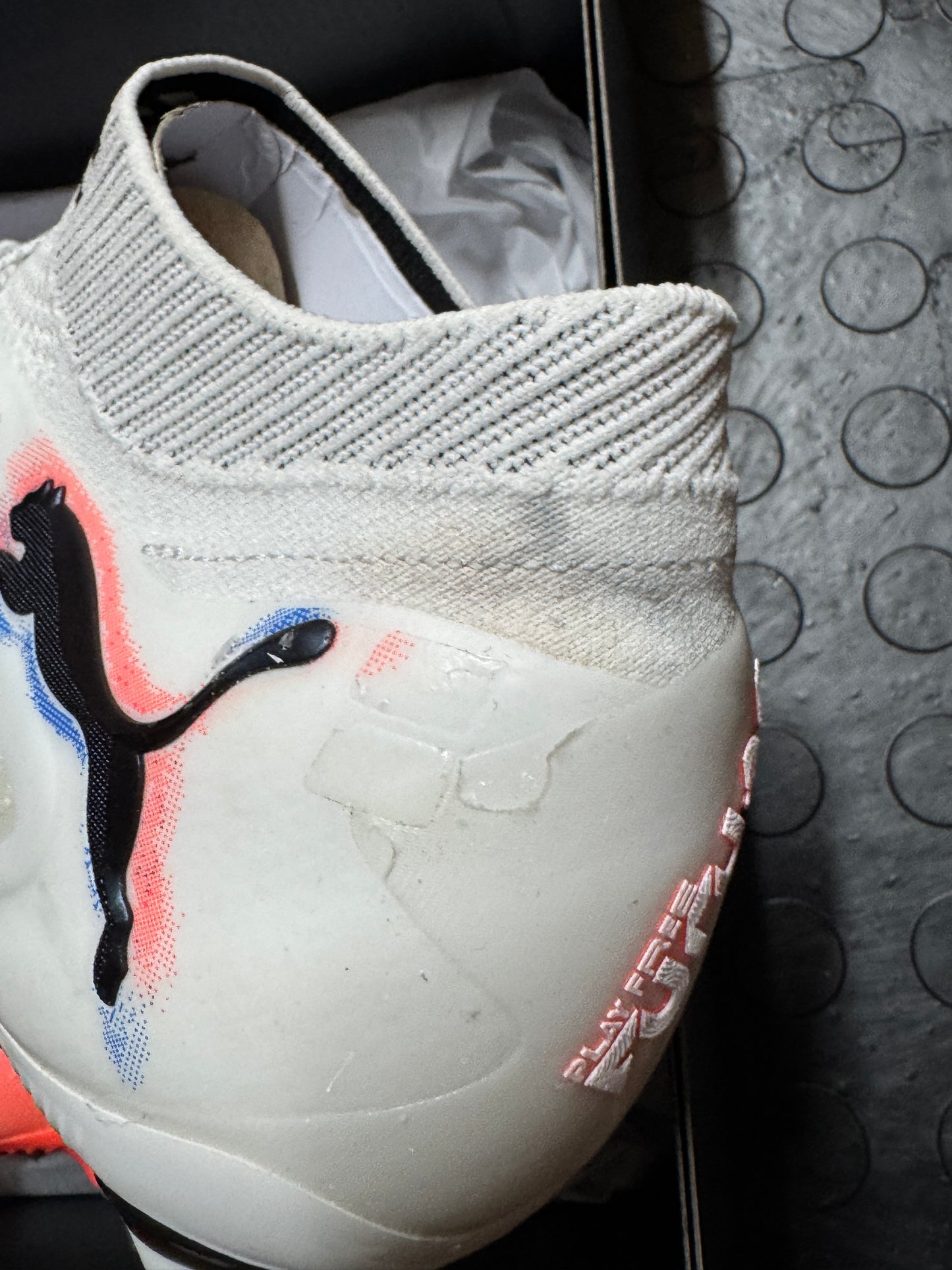 Puma Future 8 Ultimate SG - White / Red / Blue
